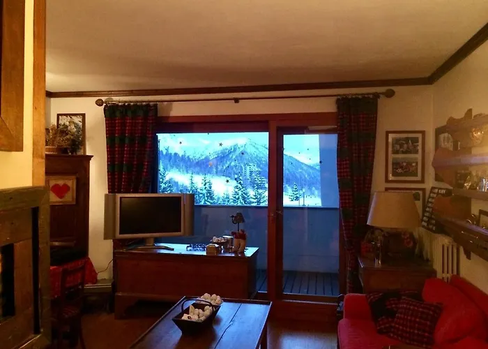 Apartment House On The Slopes *